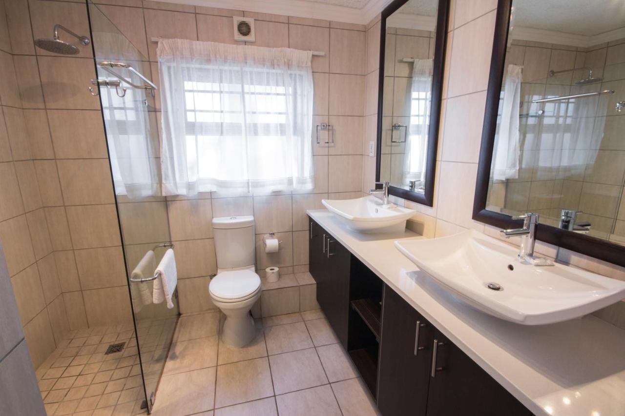 Laguna Grove Apartment *