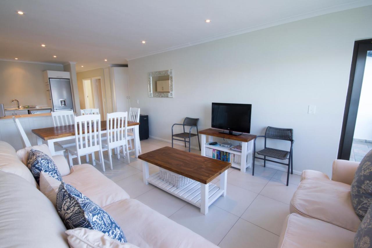 Laguna Grove Apartment *
